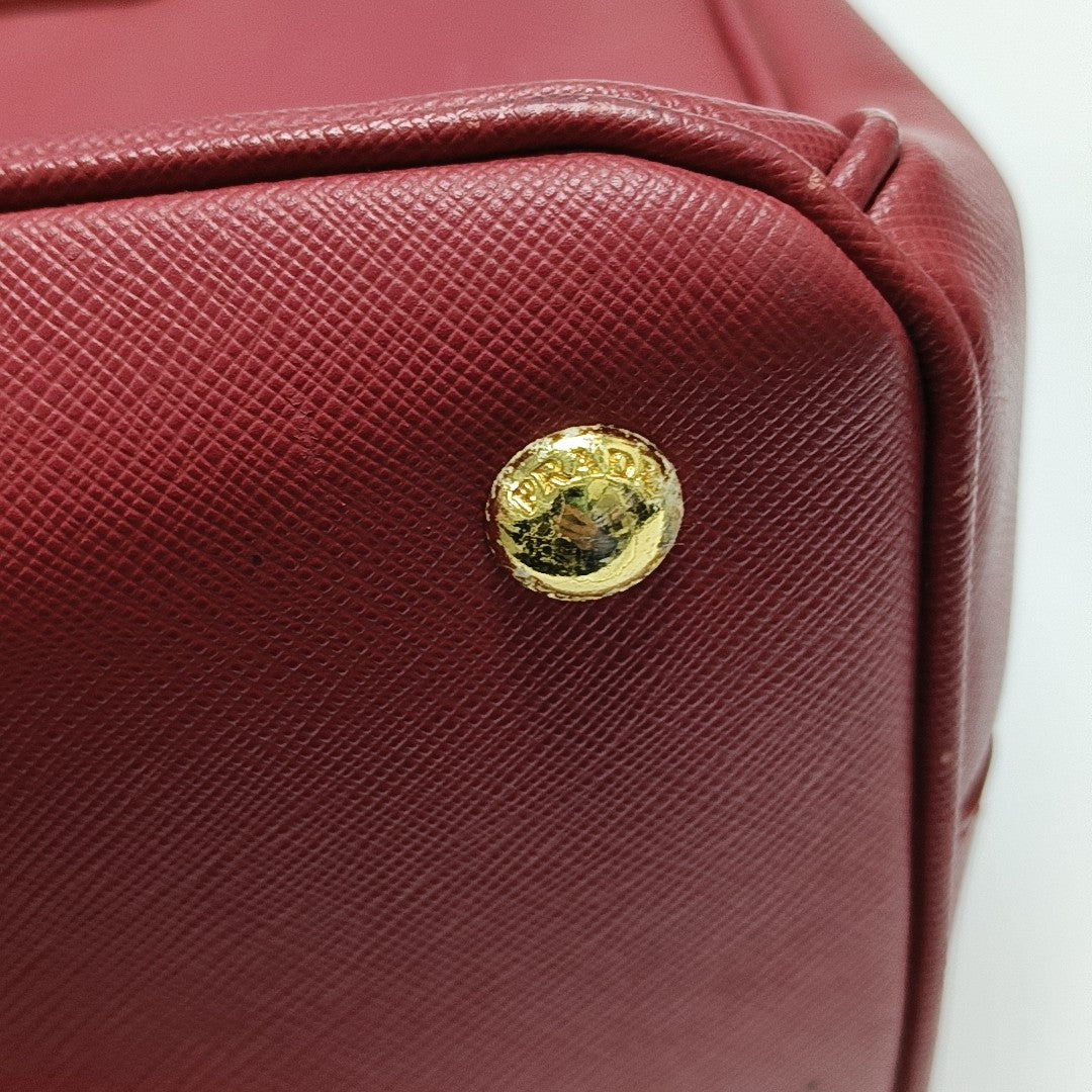 Galleria Extra Large Saffiano Calfskin Red