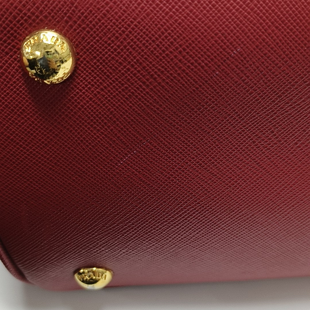 Galleria Extra Large Saffiano Calfskin Red