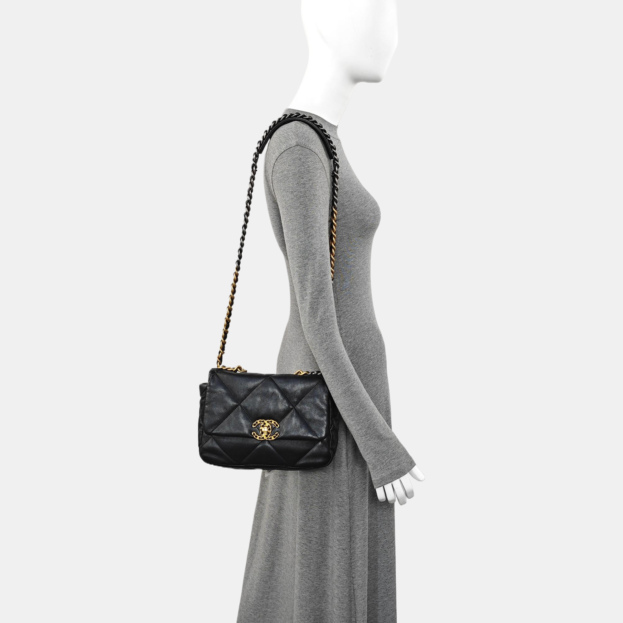 CHANEL 19 Small Quilted Lambskin Black