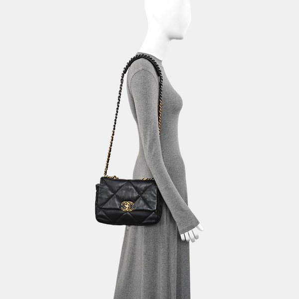 CHANEL 19 Small Quilted Lambskin Black