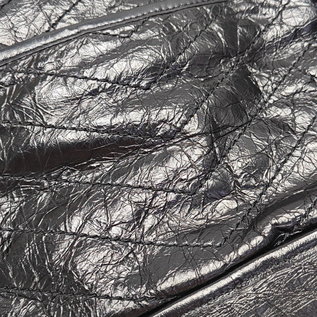 NIKI Medium Chevron Calfskin Black