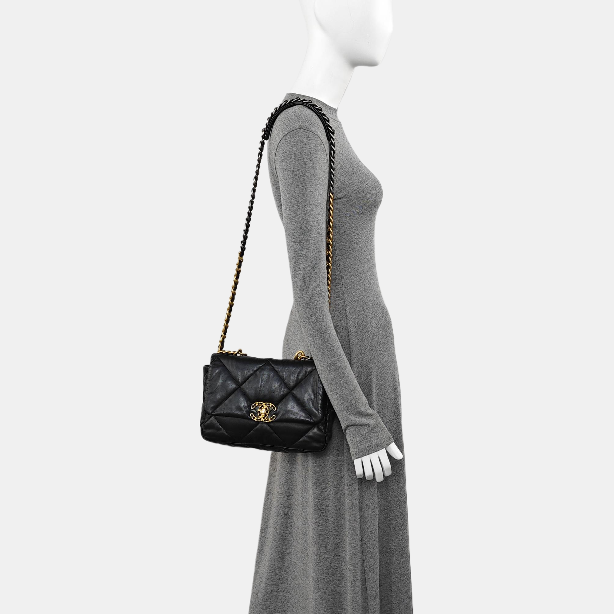 CHANEL 19 Small Quilted Lambskin Black