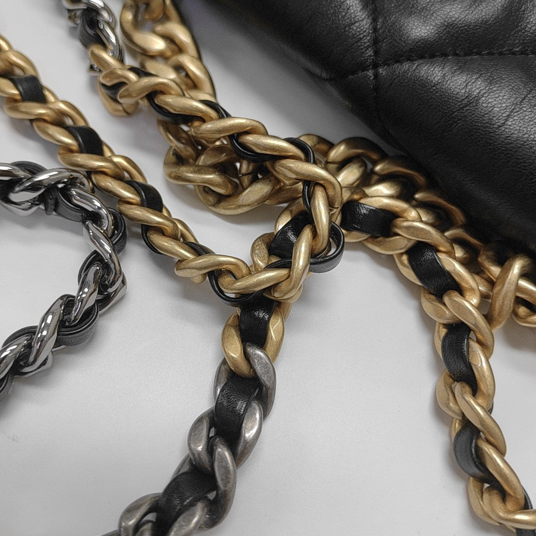 CHANEL 19 Small Quilted Lambskin Black