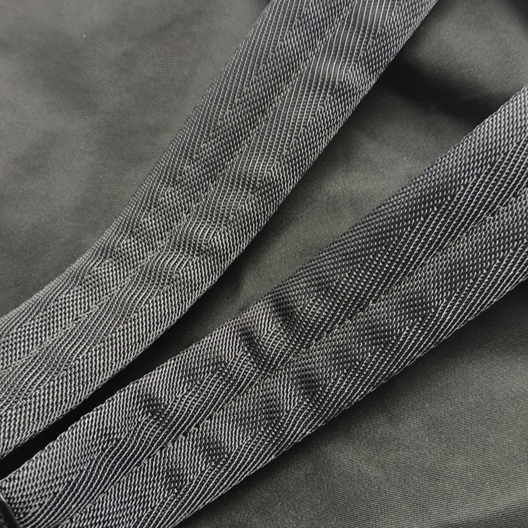 Vela Small Nylon Black