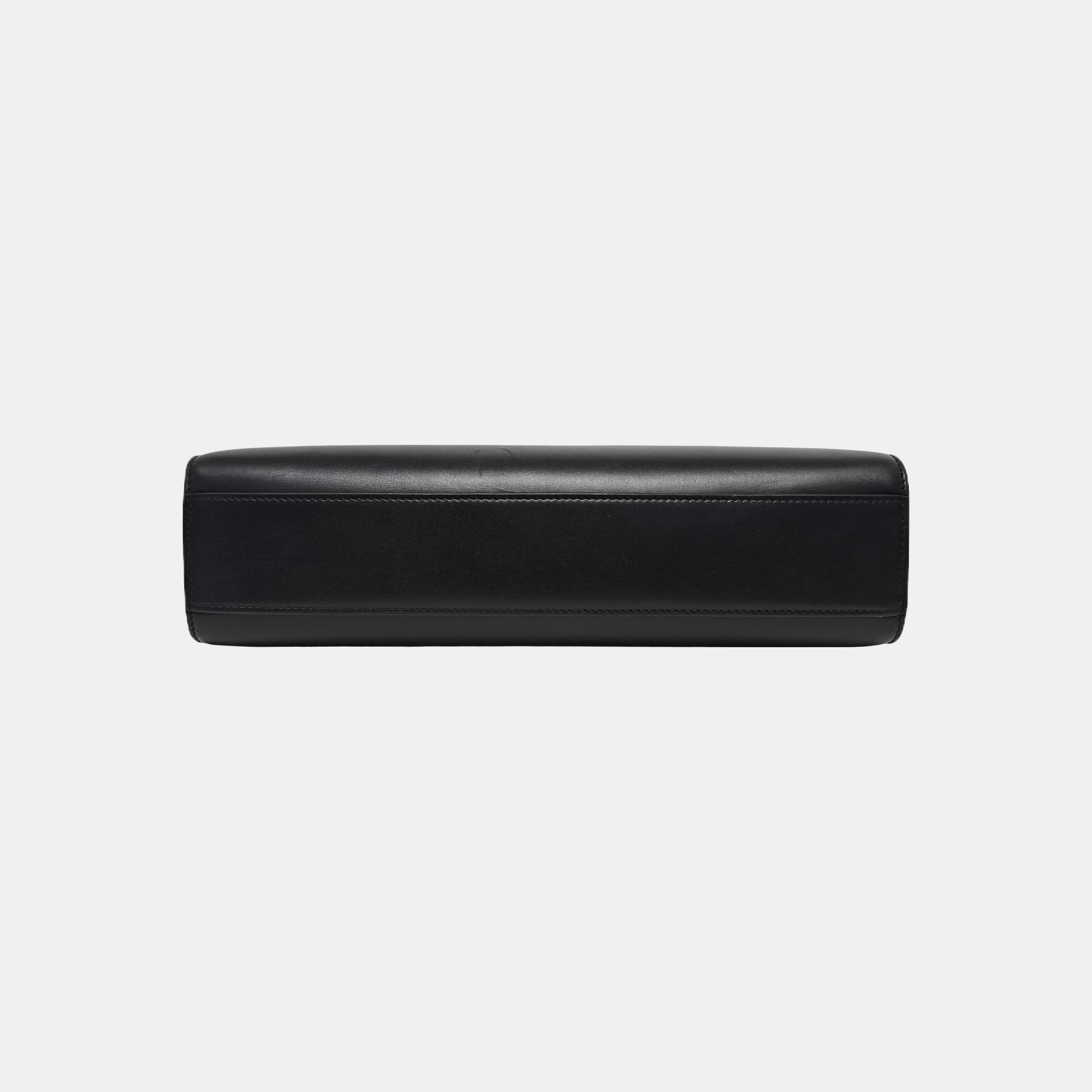 MANHATTAN Medium Calfskin Black
