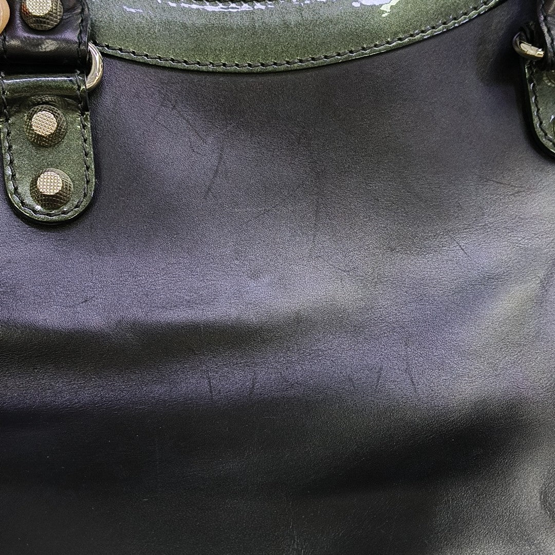 Classic City Medium Calfskin Black
