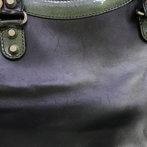 Classic City Medium Calfskin Black