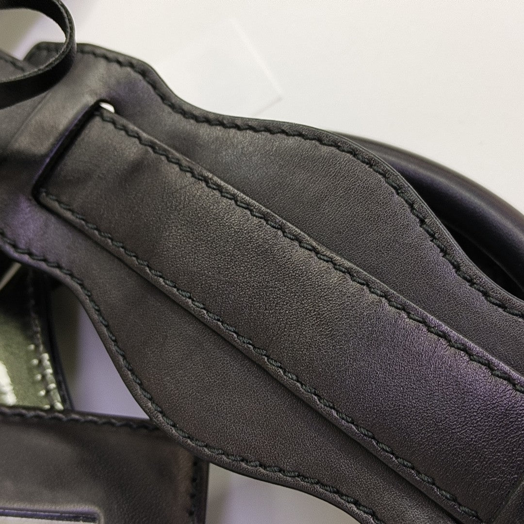 Classic City Medium Calfskin Black