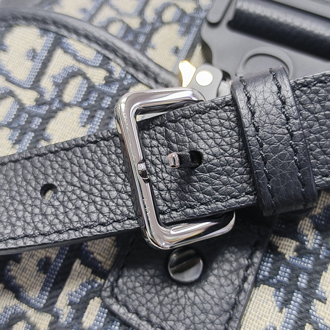 Gallop Oblique Canvas Black