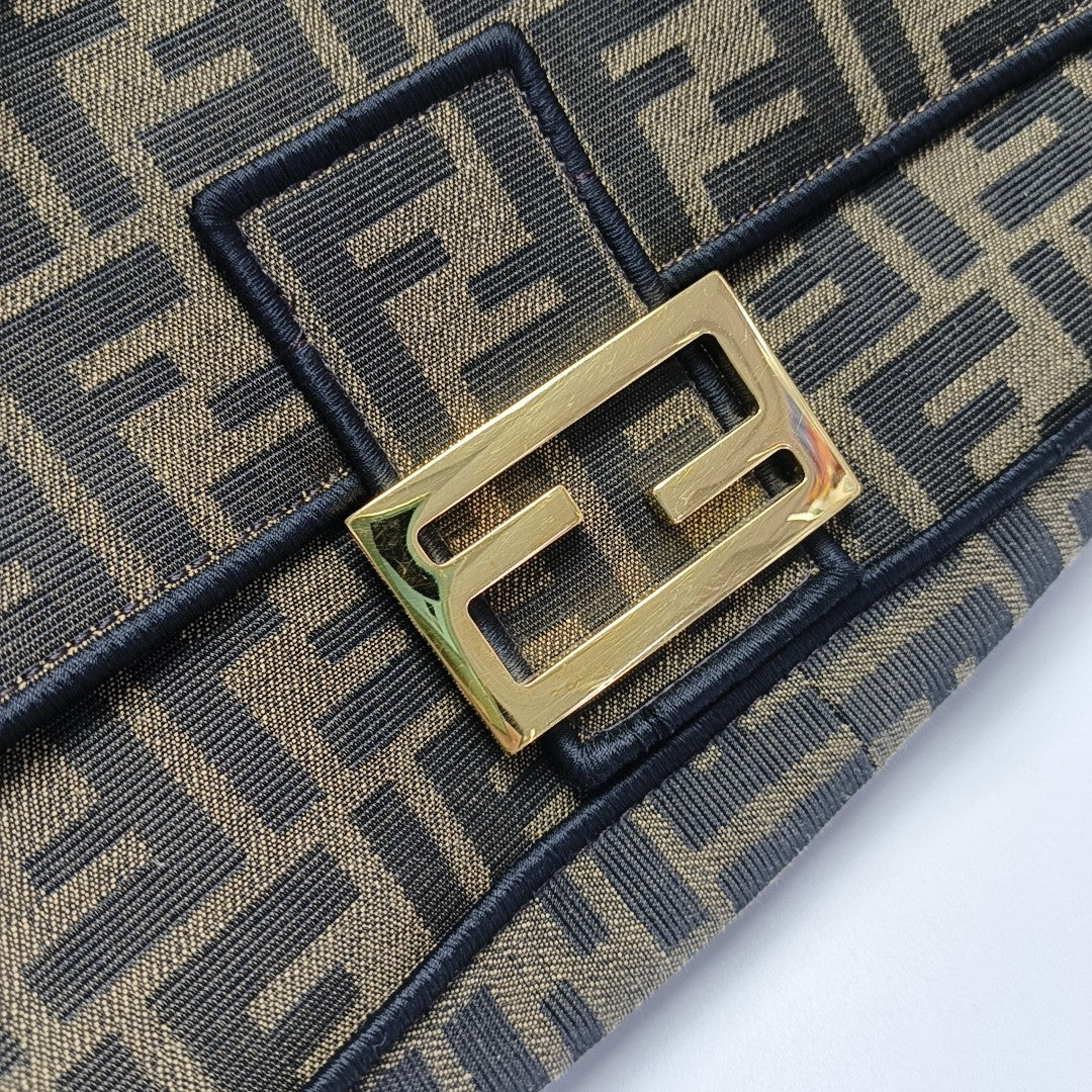 Baguette Medium Canvas Brown