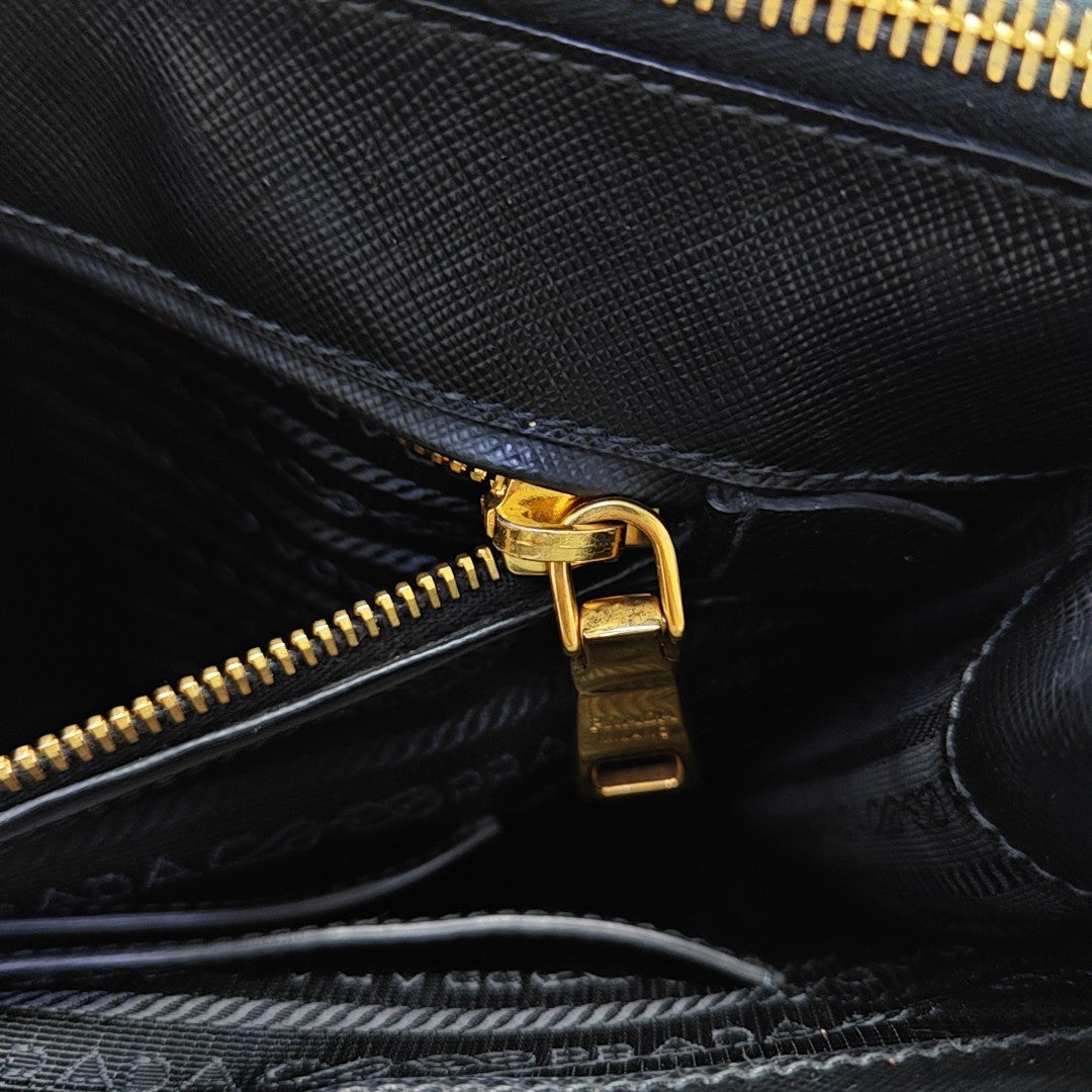 Galleria Large Saffiano Calfskin Black