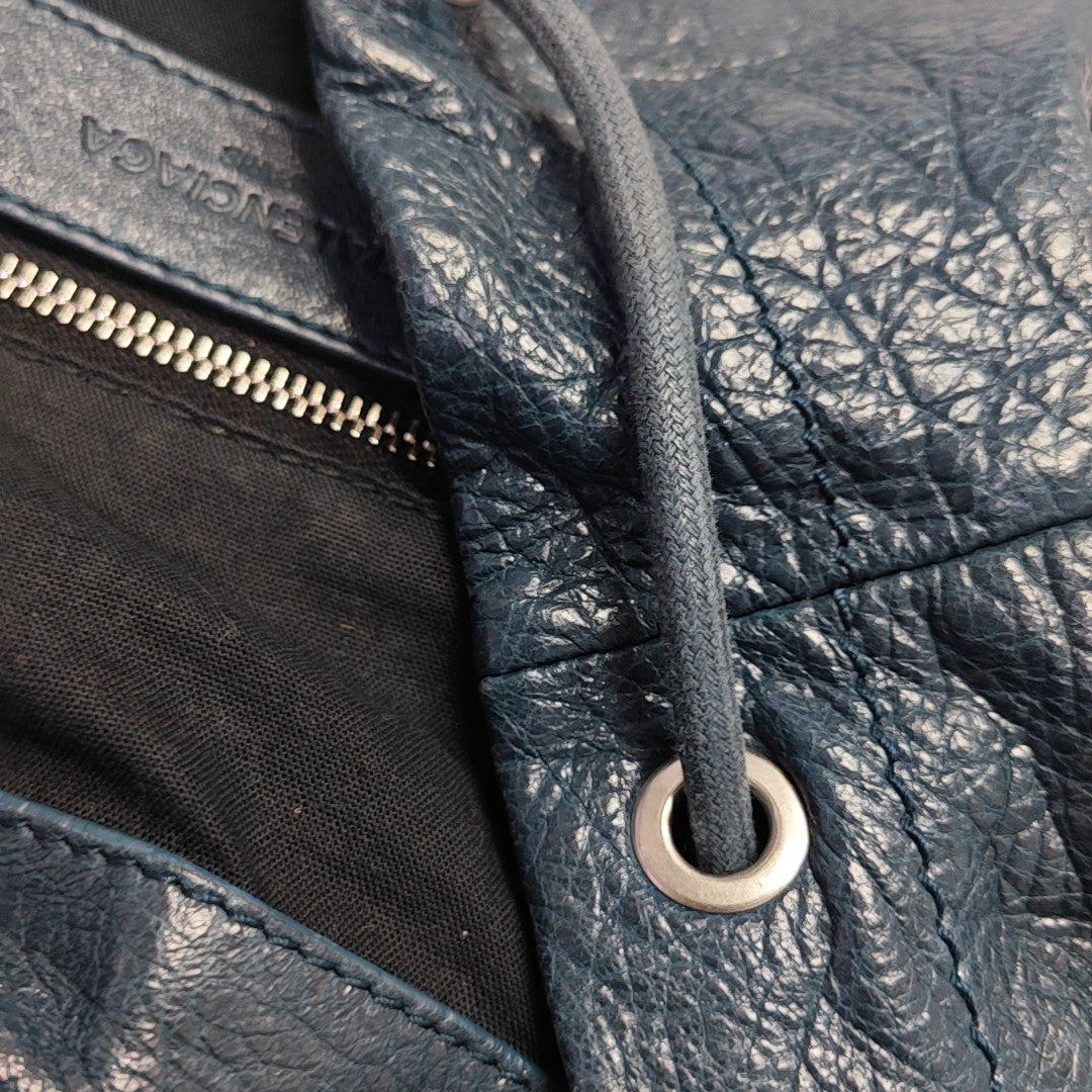 Classic City Medium Leather Blue