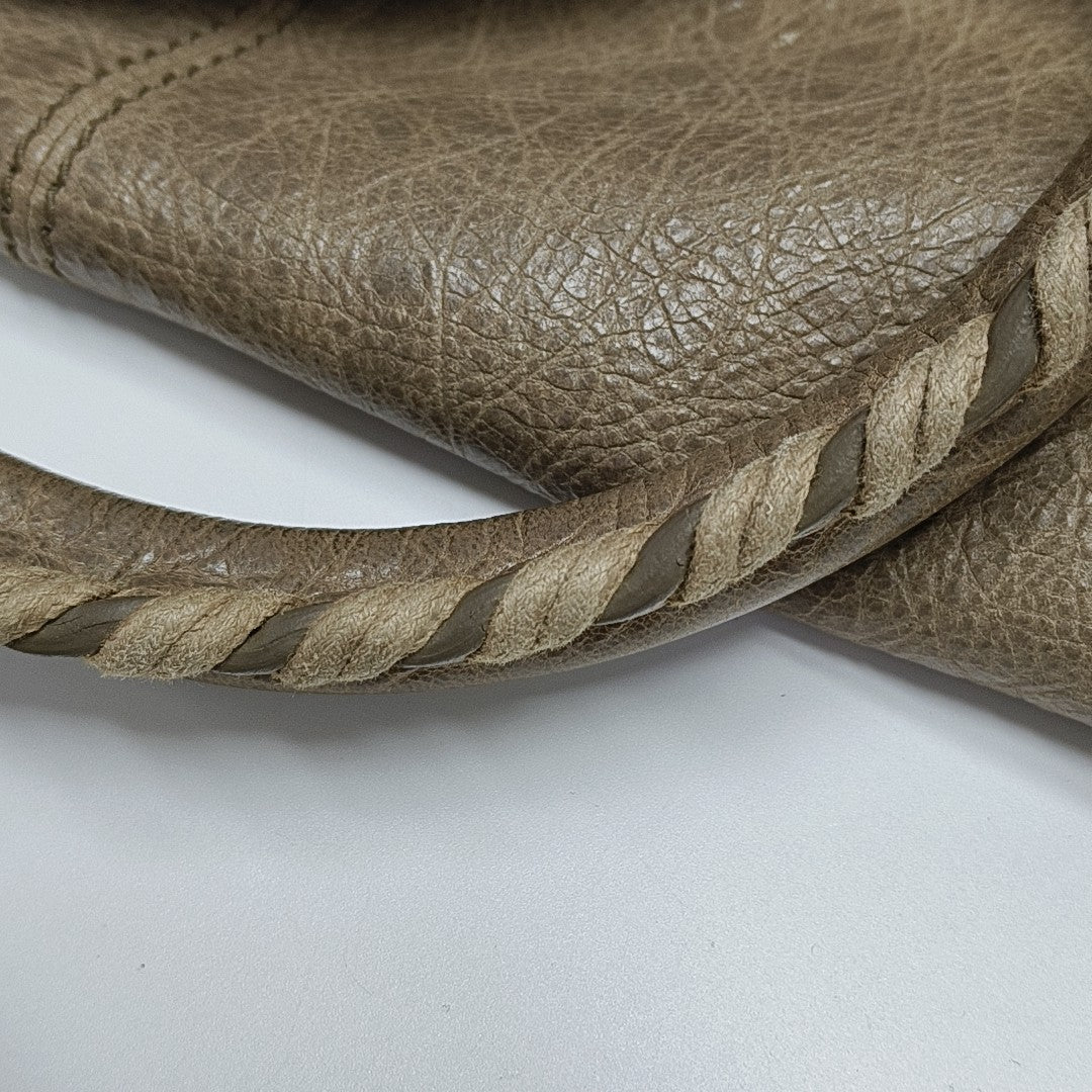 Classic City Medium Lambskin Brown