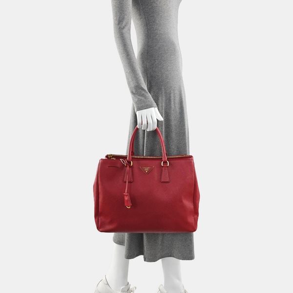 Galleria Extra Large Saffiano Calfskin Red