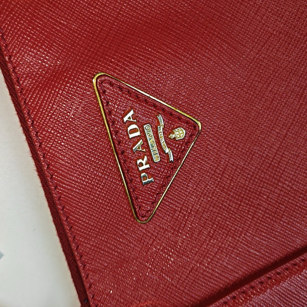 Galleria Extra Large Saffiano Calfskin Red
