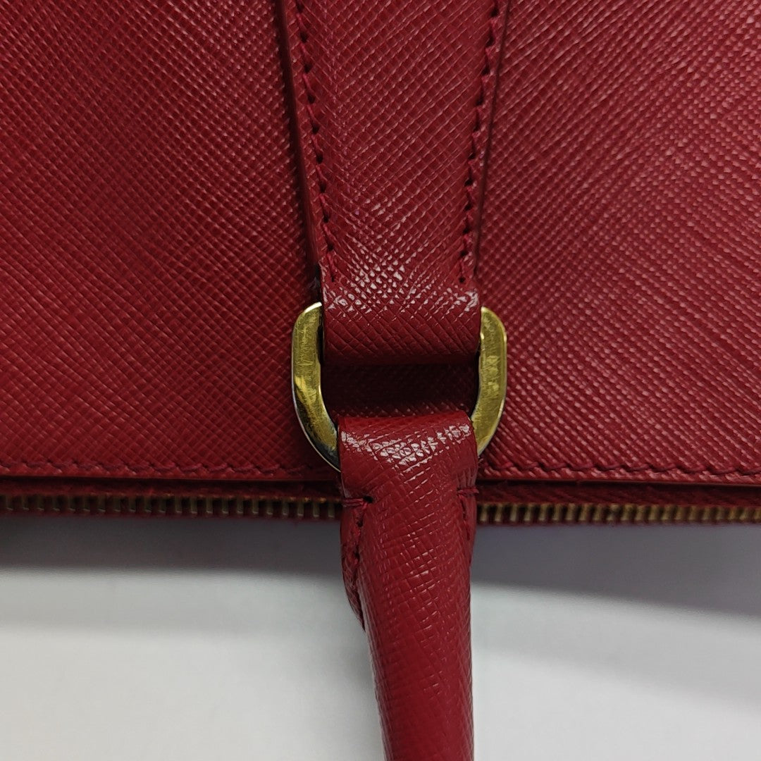 Galleria Extra Large Saffiano Calfskin Red