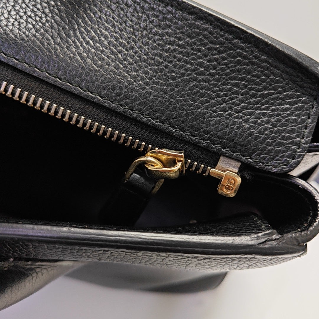 Bar Calfskin Black