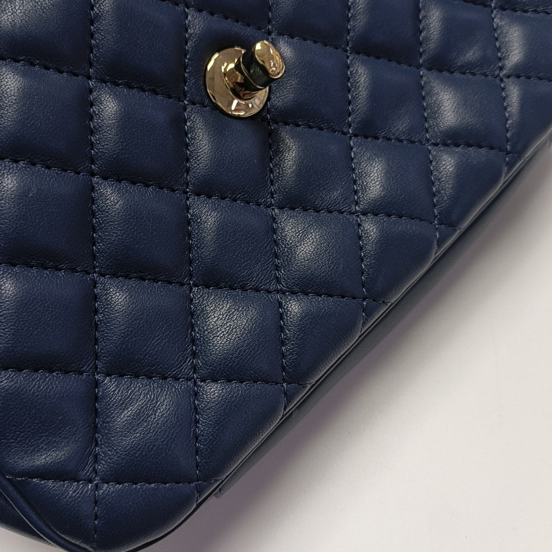 PAGODE Quilted Lambskin Blue