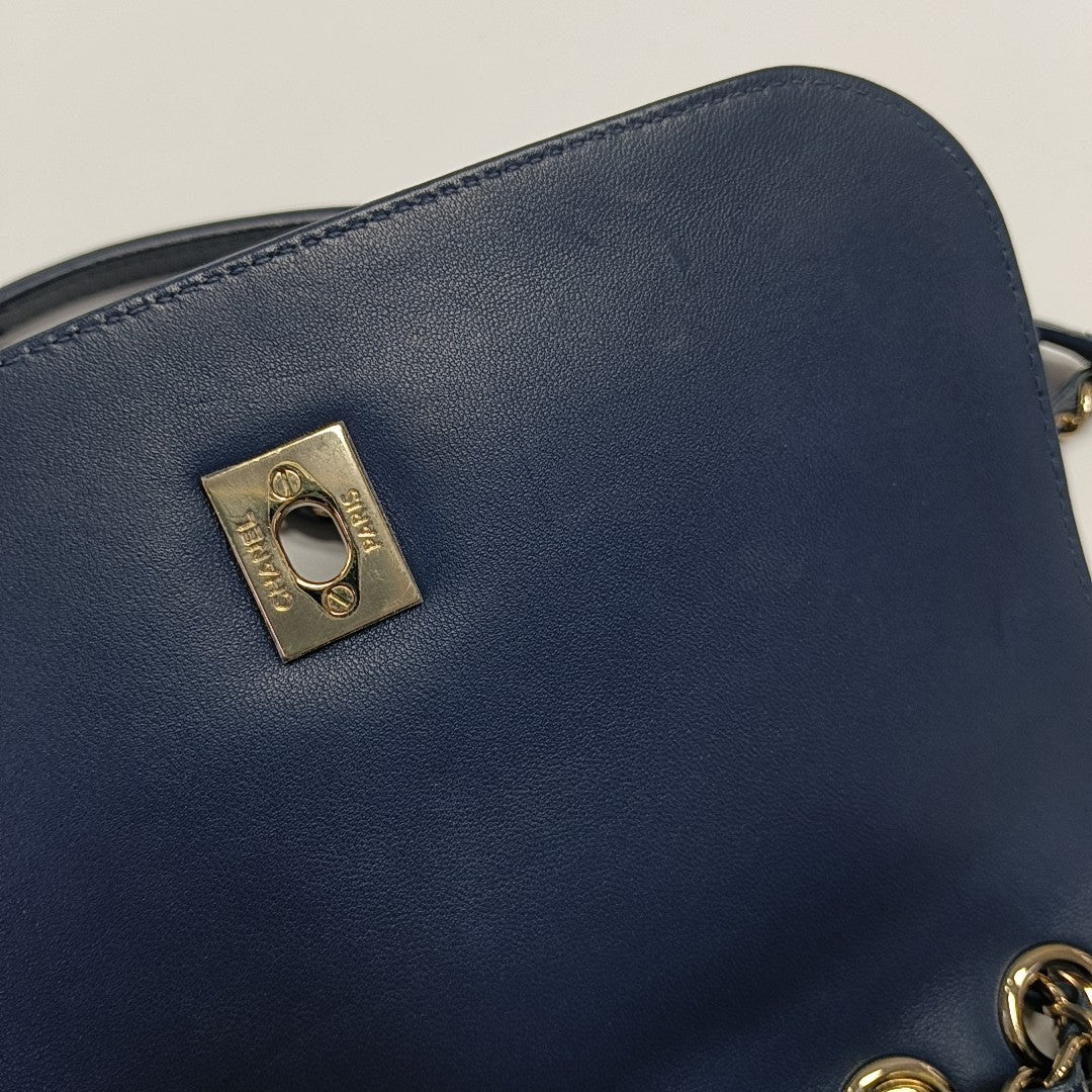 PAGODE Quilted Lambskin Blue