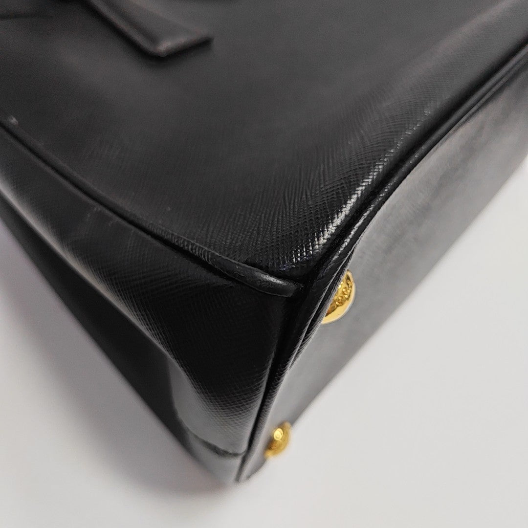 Galleria Large Saffiano Calfskin Black