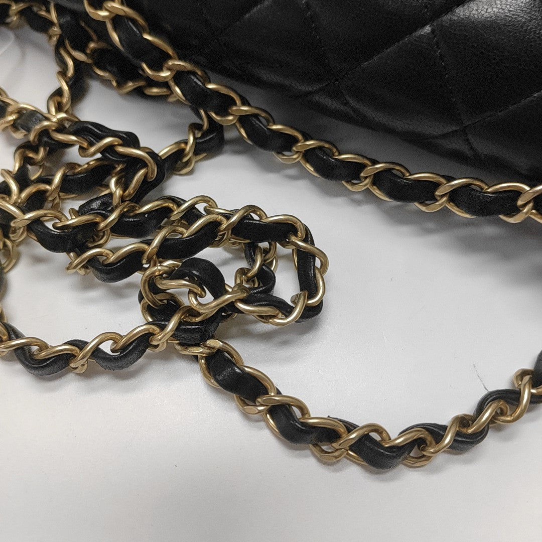 CLASSIC FLAP Small Quilted Lambskin Black