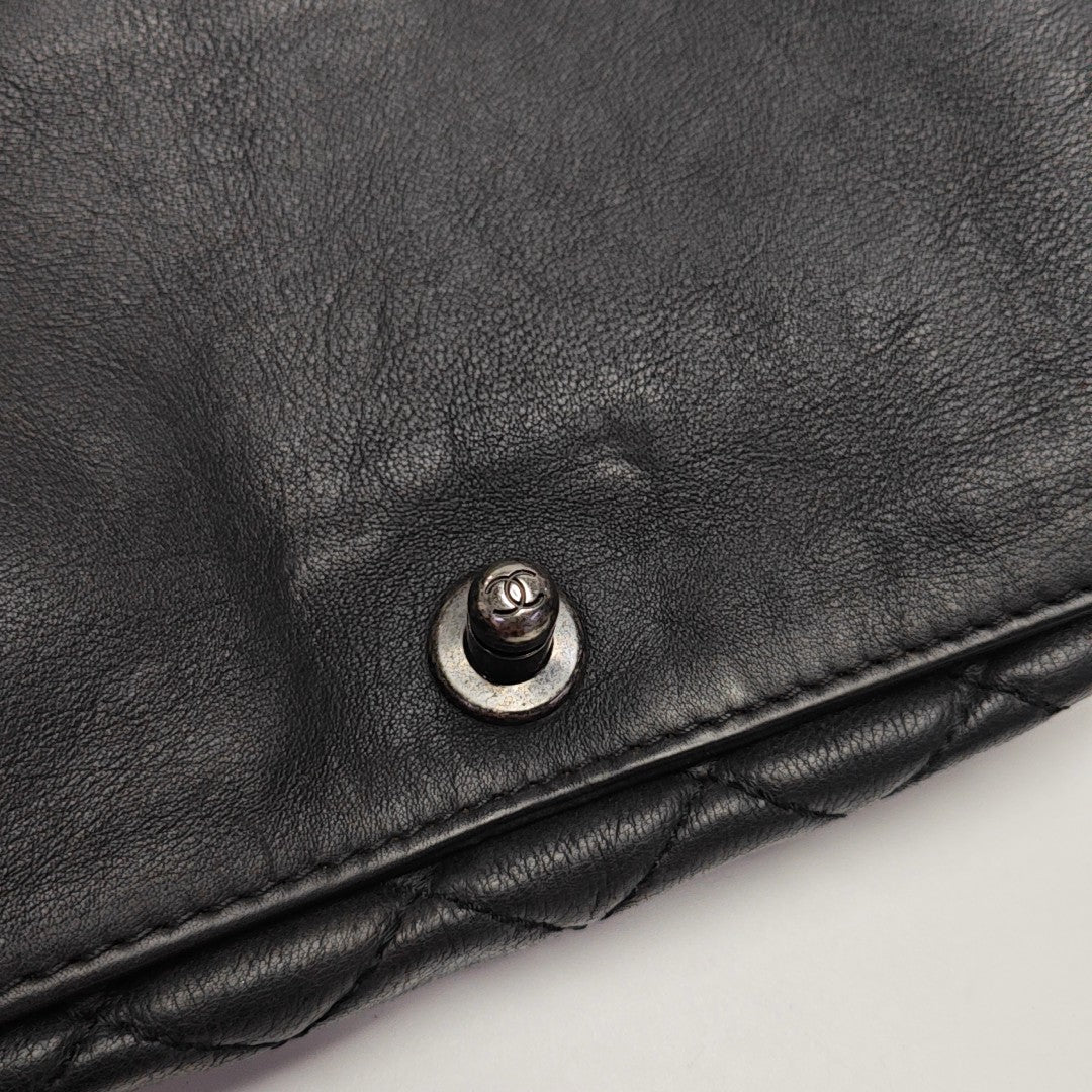 BOY CHANEL Large Quilted Calfskin Black