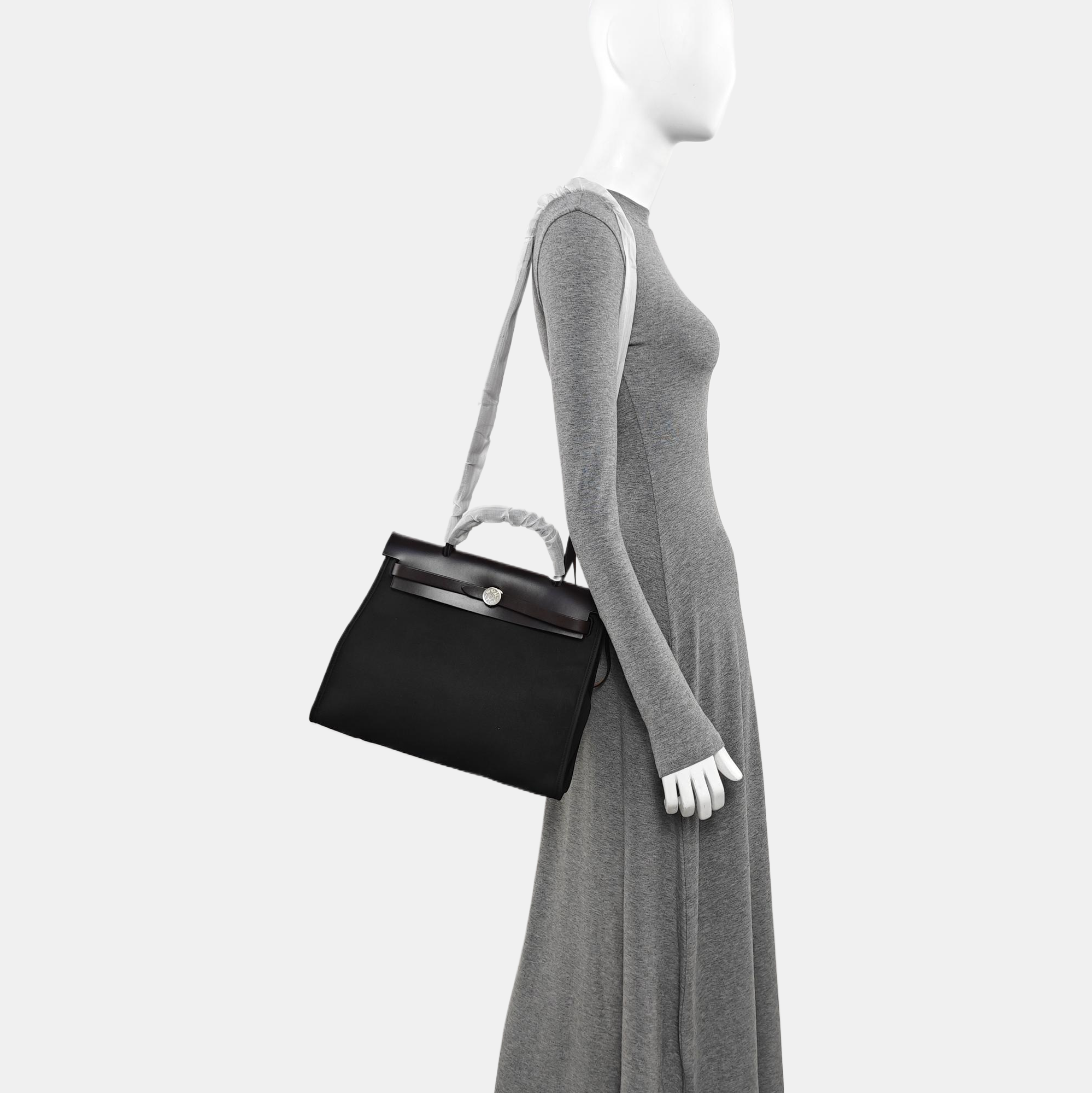 Herbag 31 Coated Canvas Black