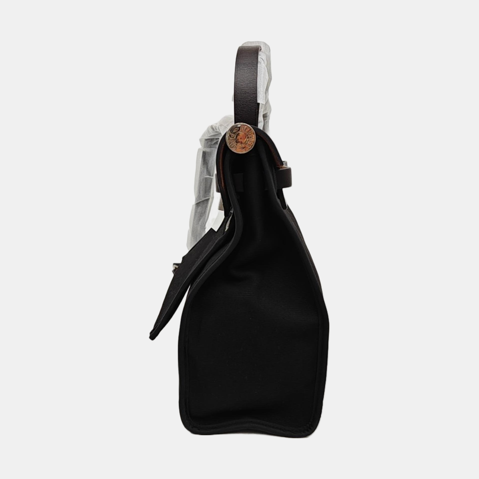 Herbag 31 Coated Canvas Black