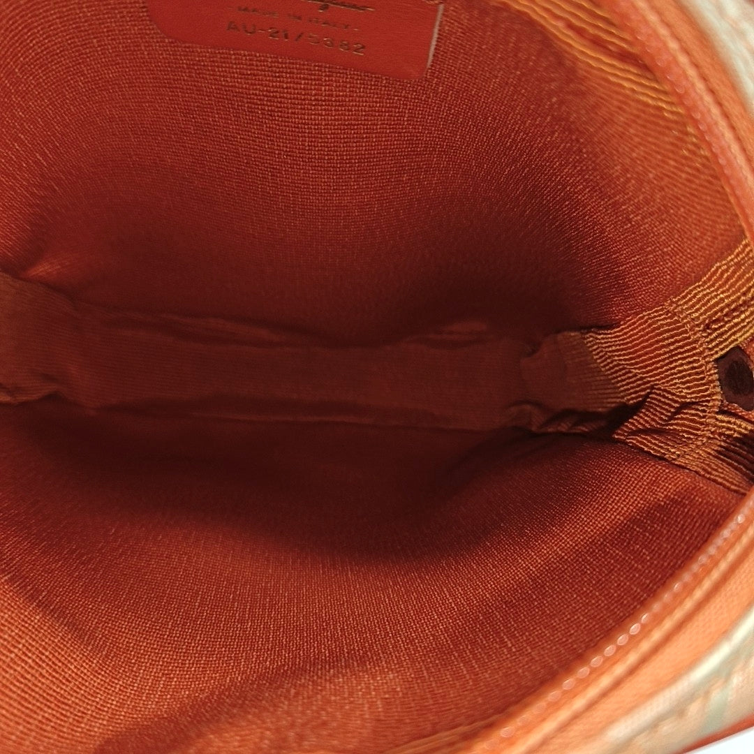 Canvas Orange