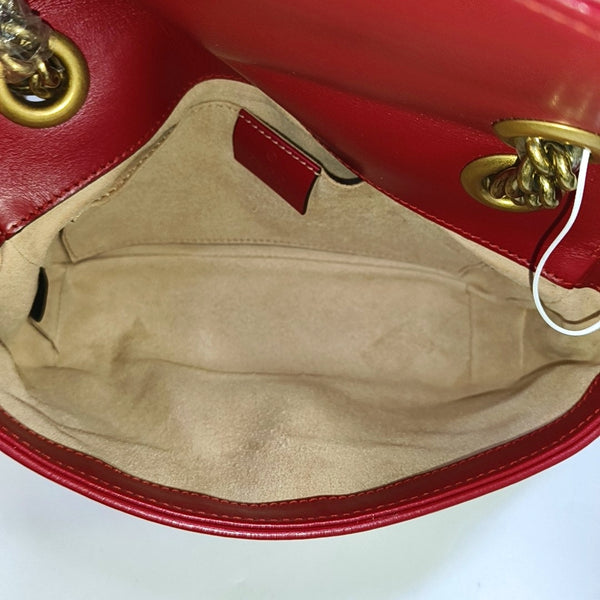 Authenticated pre-owned  GG Marmont Small Calfskin Red - Crossbody Bag at Looply