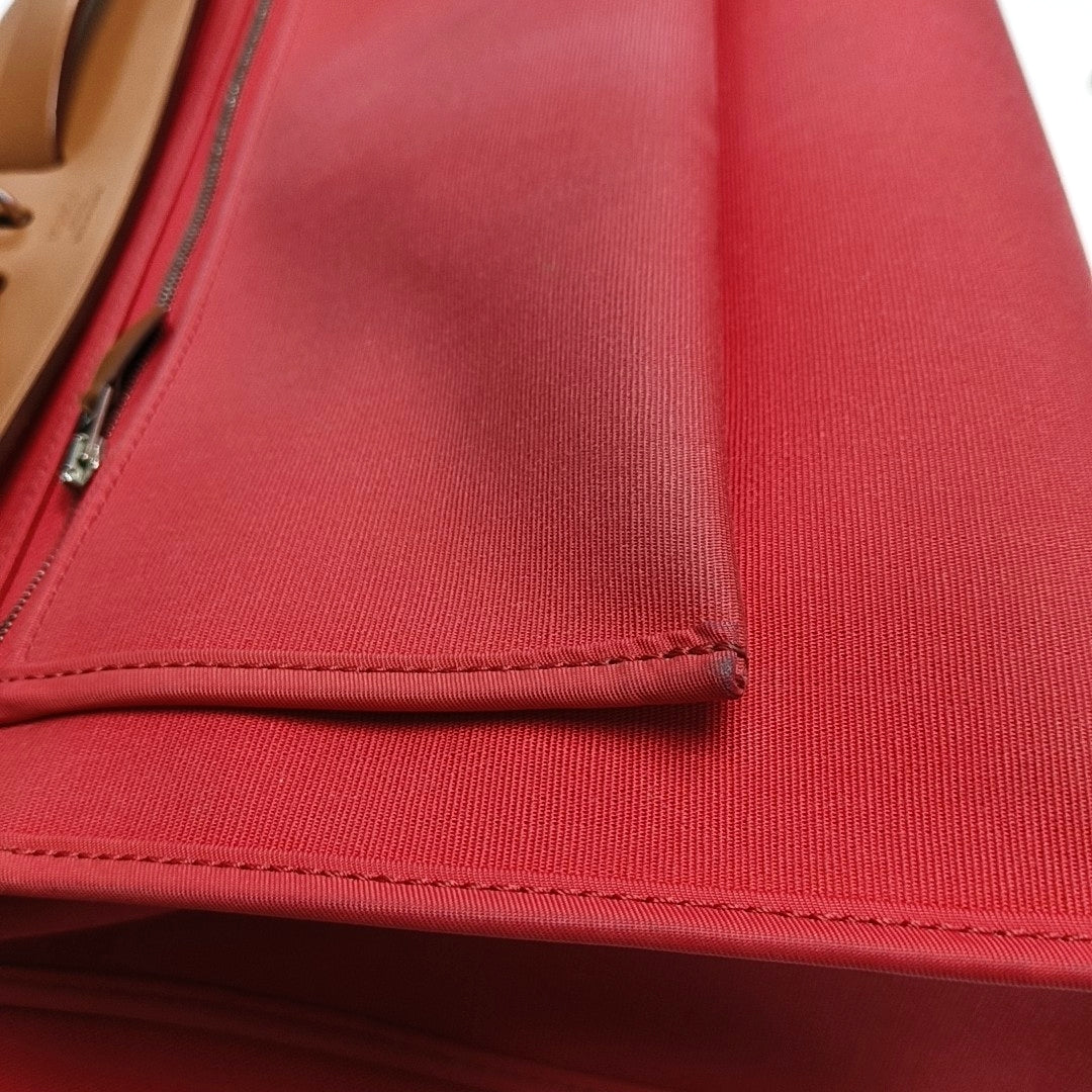 Authenticated pre-owned  Herbag 31 Canvas Pink - Shoulder Bag at Looply