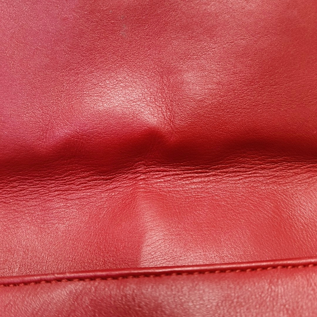 Authenticated pre-owned  GG Marmont Medium Calfskin Red - Shoulder Bag at Looply