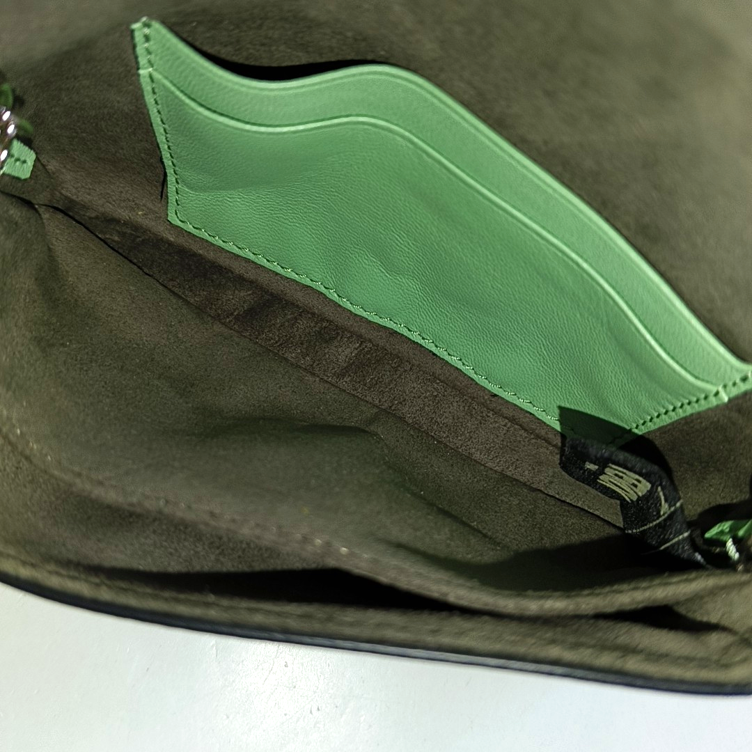 Authenticated pre-owned  Baguette Nano Calfskin Green - Shoulder Bag at Looply
