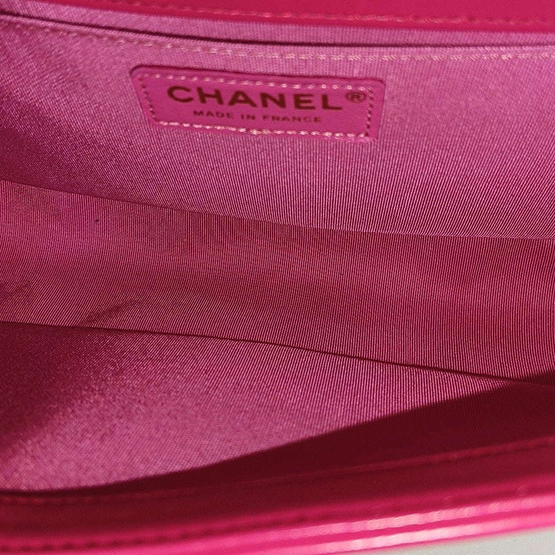 BOY CHANEL Medium Quilted Red