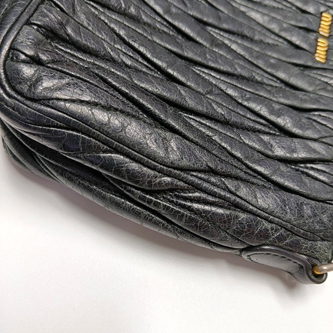 Authenticated pre-owned  Matelassé Lambskin Black - Shoulder Bag at Looply