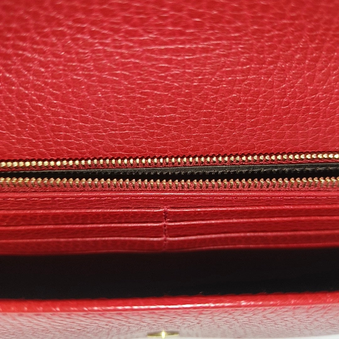 Authenticated pre-owned  Interlocking G Calfskin Red - Shoulder Bag at Looply