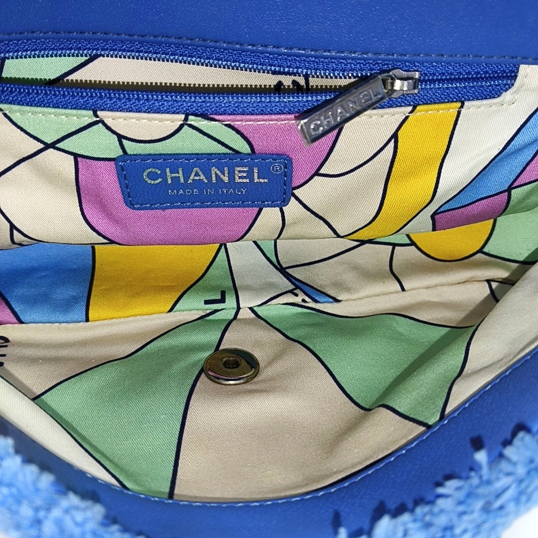Authenticated pre-owned  Classic Flap Medium Quilted Wool Blue - Shoulder Bag at Looply