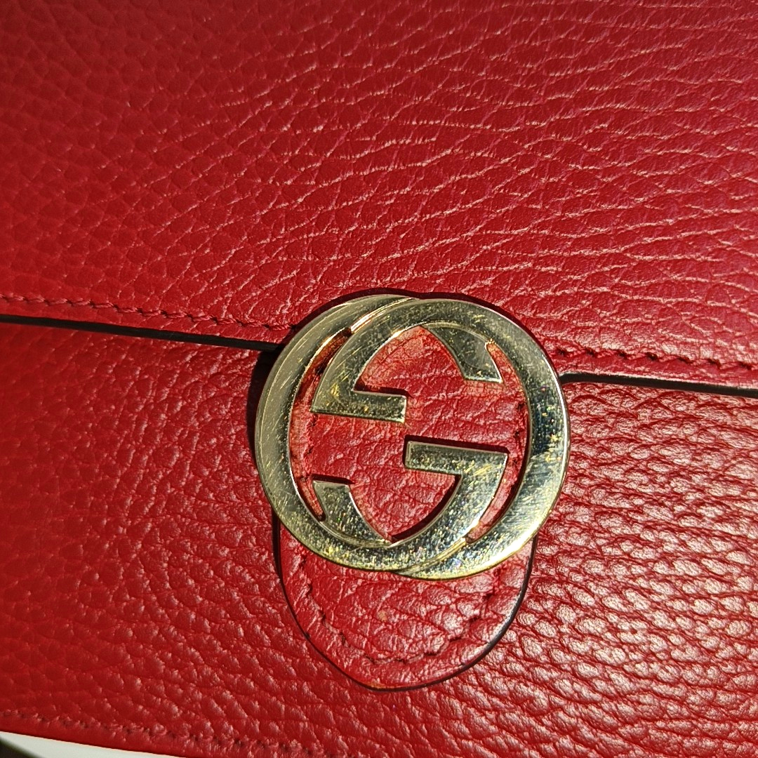 Authenticated pre-owned  Interlocking G Calfskin Red - Crossbody Bag at Looply