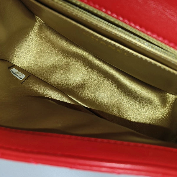 Authenticated pre-owned  Classic Flap Quilted Lambskin Red - Crossbody Bag at Looply
