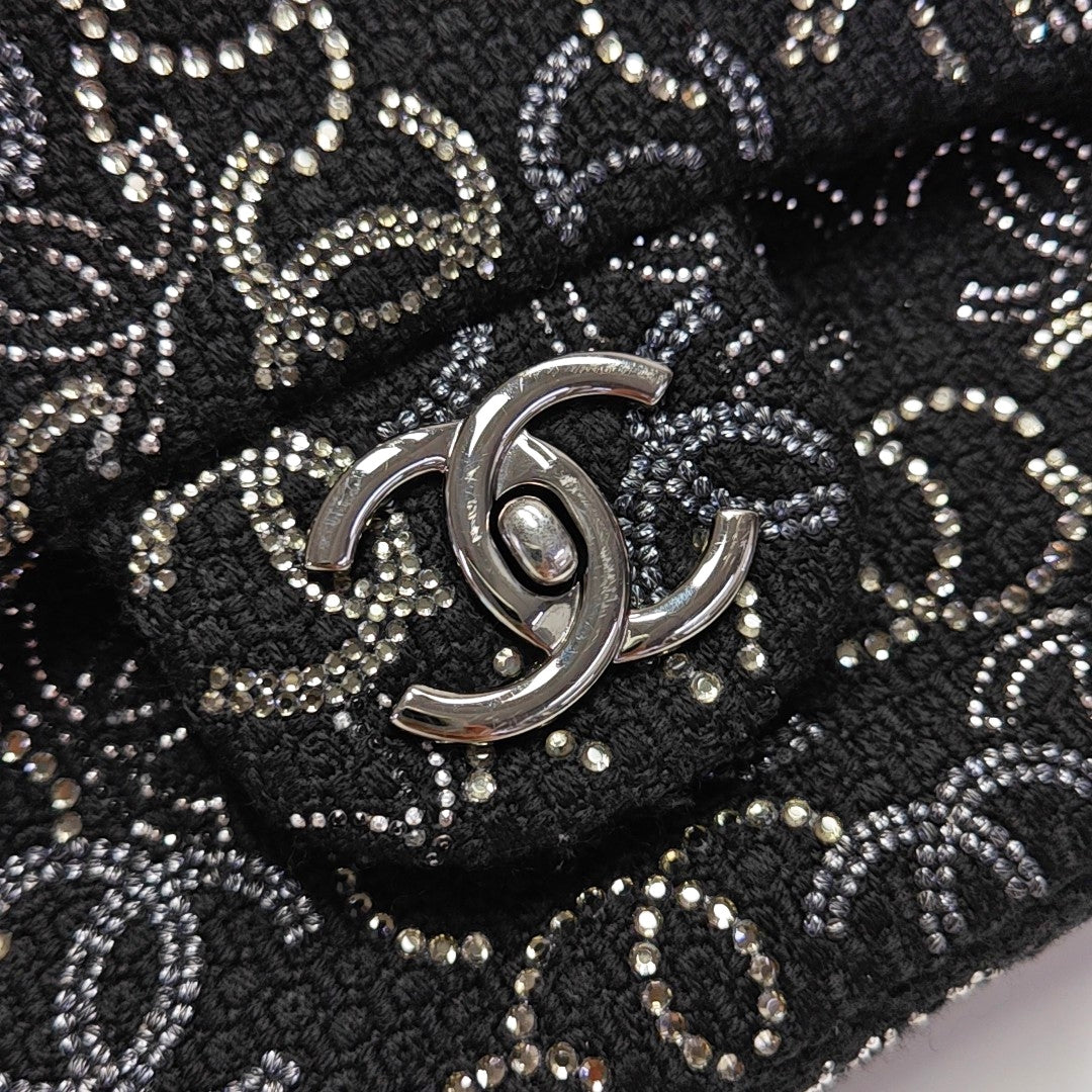 Authenticated pre-owned  Classic Flap Fabric Black - Shoulder Bag at Looply