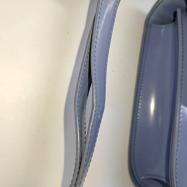 Authenticated pre-owned  CLASSIC BOX Medium Calfskin Blue - Shoulder Bag at Looply