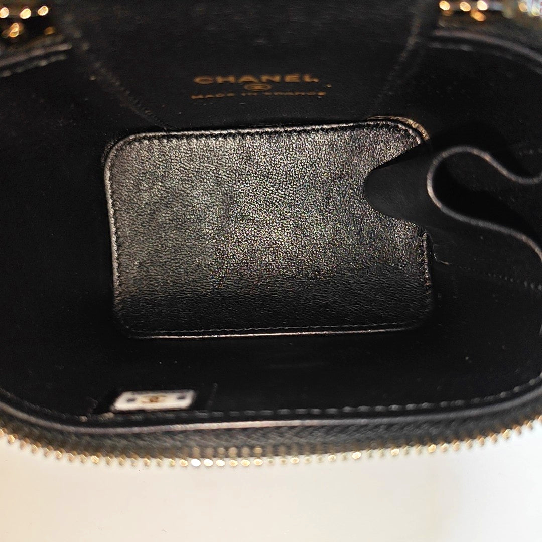 Authenticated pre-owned  Vanity Case Small Quilted Lambskin Black - Shoulder Bag at Looply