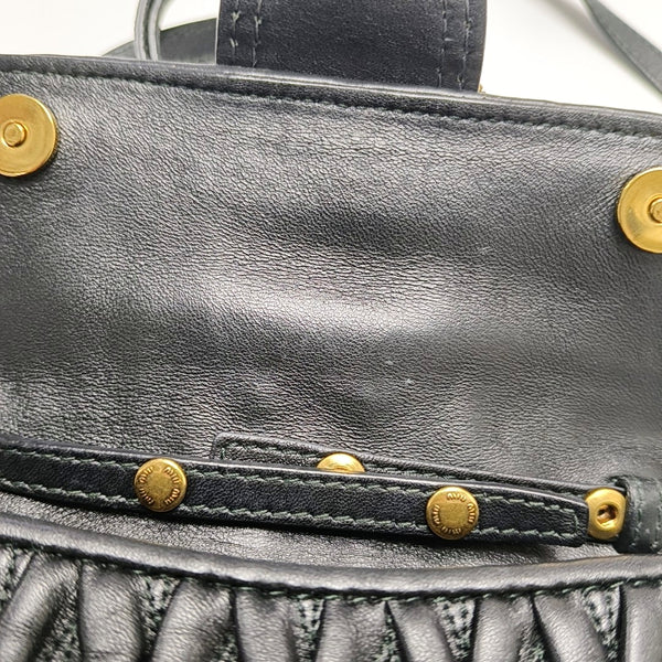 Authenticated pre-owned  Matelassé Lambskin Black - Shoulder Bag at Looply