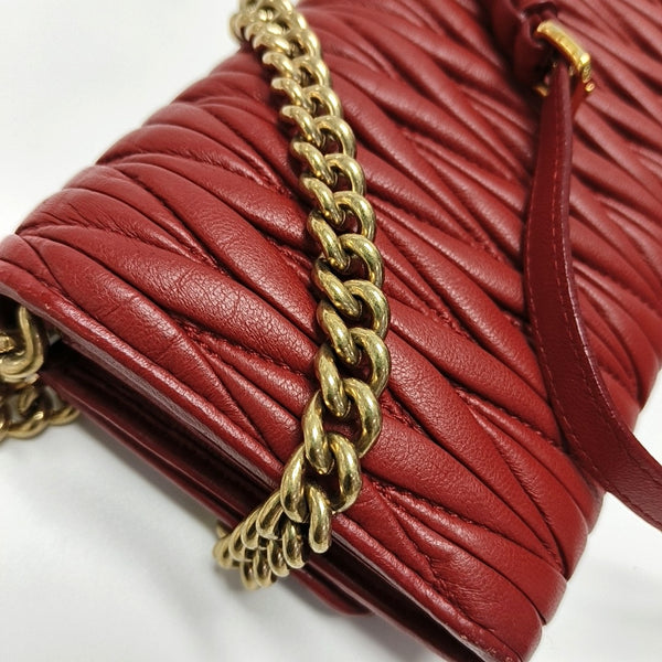 Authenticated pre-owned  Matelassé Lambskin Red - Shoulder Bag at Looply