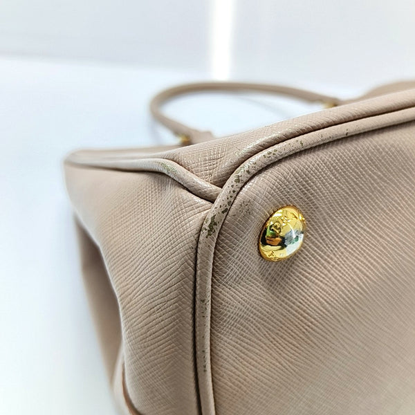 Authenticated pre-owned  Galleria Small Calfskin Beige - Shoulder Bag at Looply