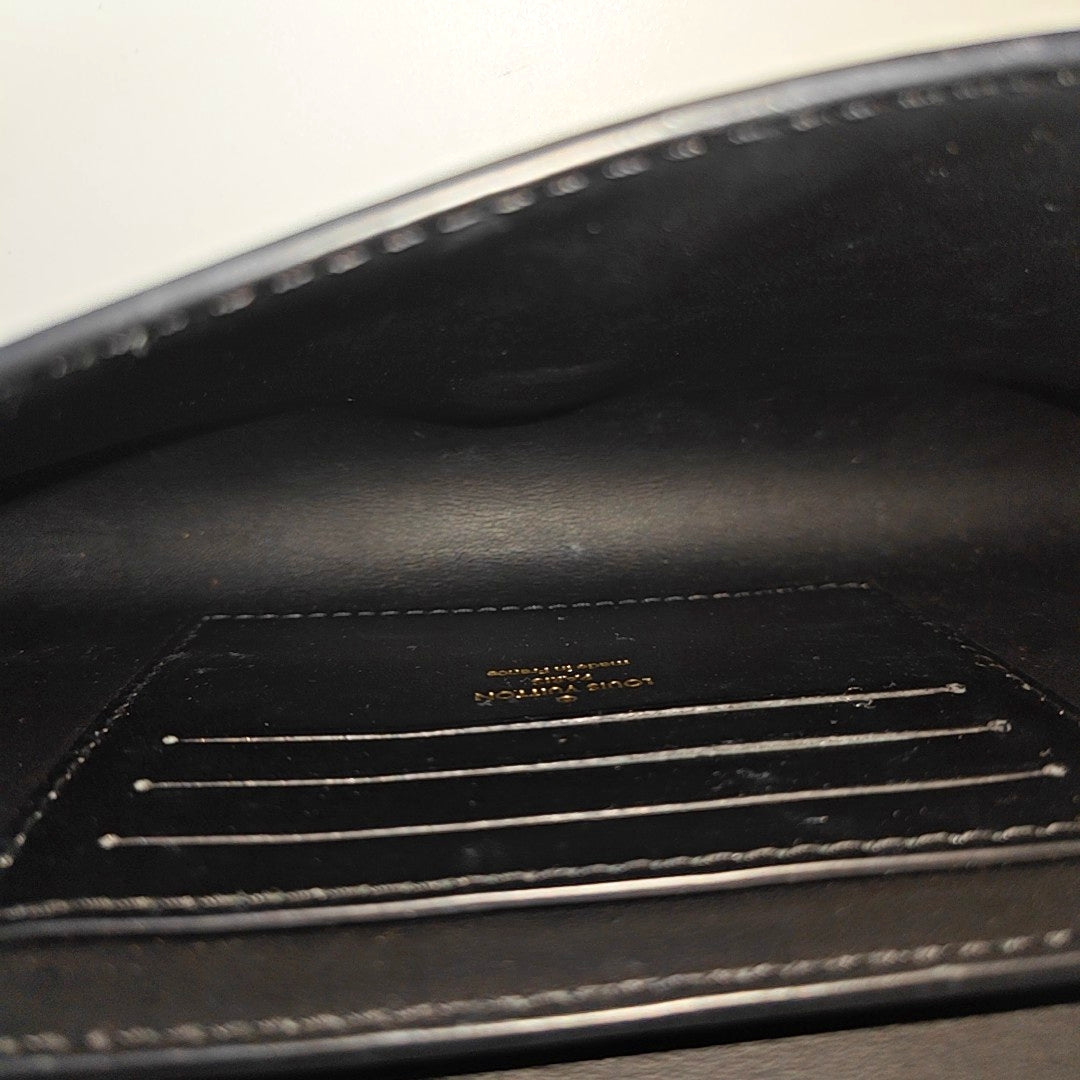 Authenticated pre-owned  Capucines Calfskin Black - Shoulder Bag at Looply
