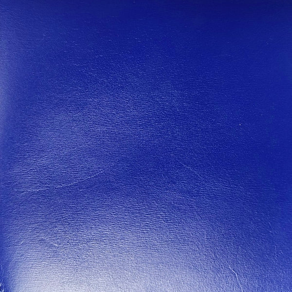 Authenticated pre-owned  CLASSIC BOX Medium Calfskin Blue - Shoulder Bag at Looply