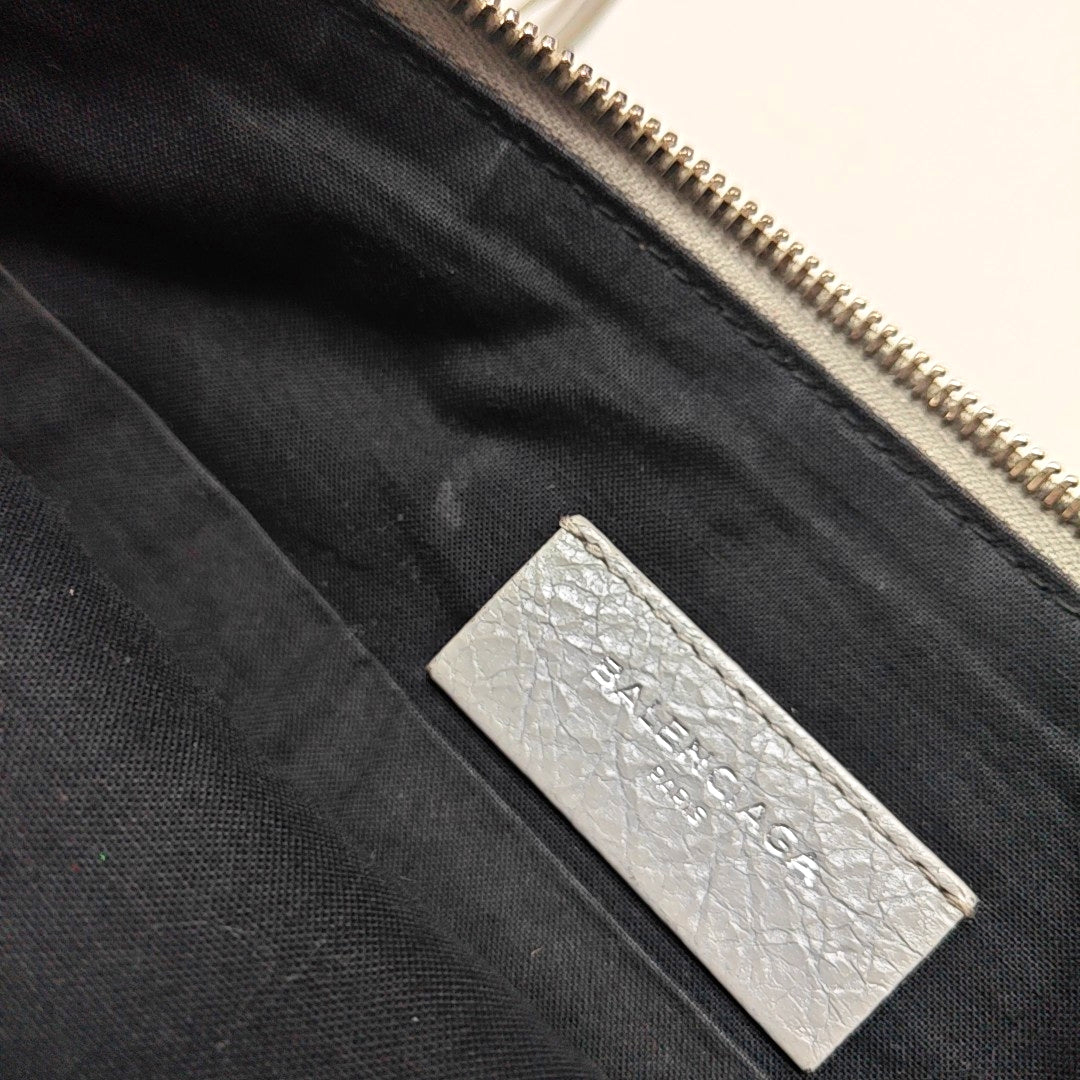 Authenticated pre-owned  Classic Metallic Edge City Lambskin Gray - Clutch at Looply