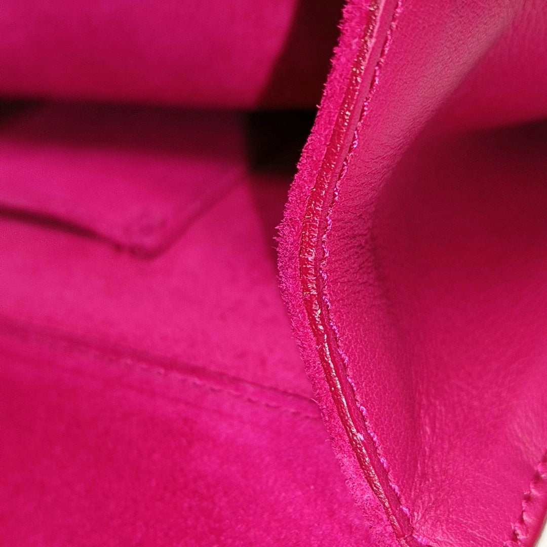 Authenticated pre-owned  Chyc Y Ligne Calfskin Pink - Clutch at Looply