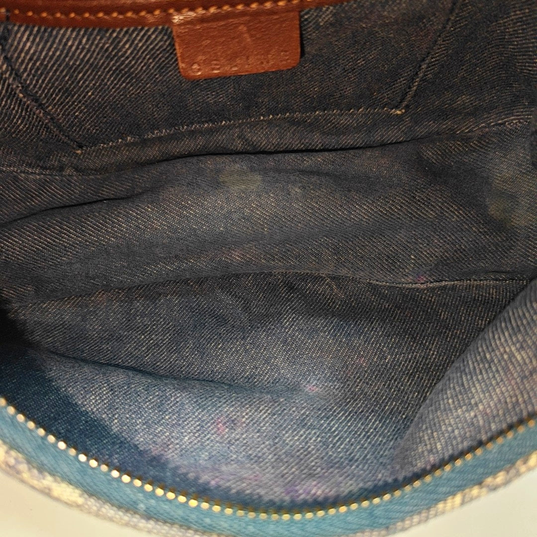 Canvas Blue